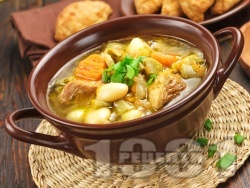 Супа / чорба със свинско месо от плешка, картофи, моркови, бял боб и зелен фасул (зелен боб) от консерва или буркан - снимка на рецептата Супа / чорба със свинско месо от плешка, картофи, моркови, бял боб и зелен фасул (зелен боб) от консерва или буркан - снимка на рецептата